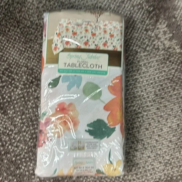 tablecloth - Picture 2 of 3